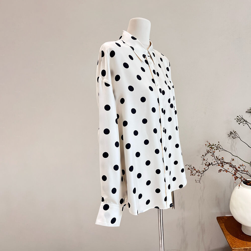Kvinnors långärmad sidenskjorta polka dot-knapp-up sidenblus