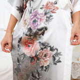 Grå och vit Ombre Lyxiga färgglada blommor för kvinnor Lång 100 % Mulberry Silk Kimono Robe