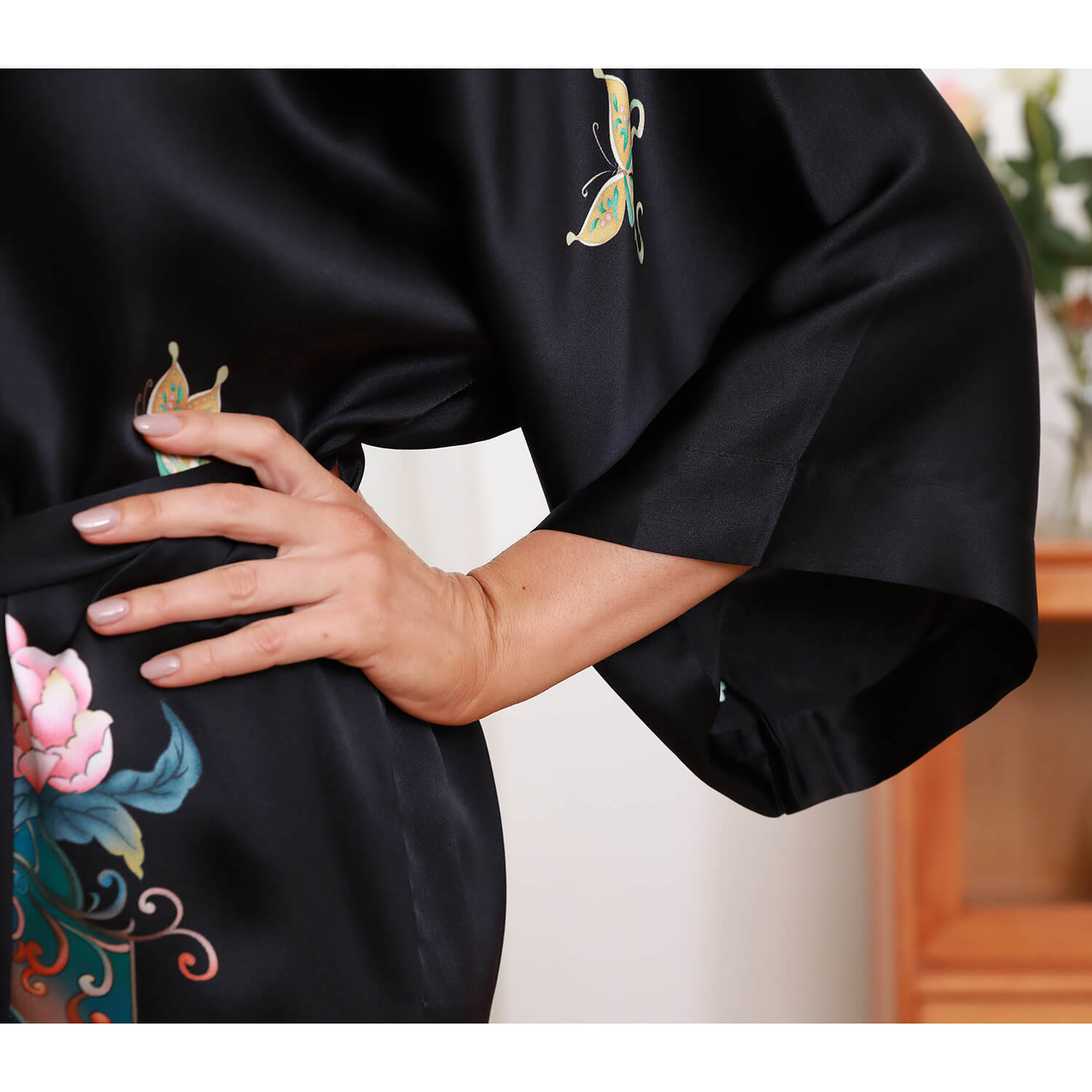 Mulberry Silk Kimono Robes Elegant 100% Luxury Women's Handpainted Flower Silk Robe - slipintosoft